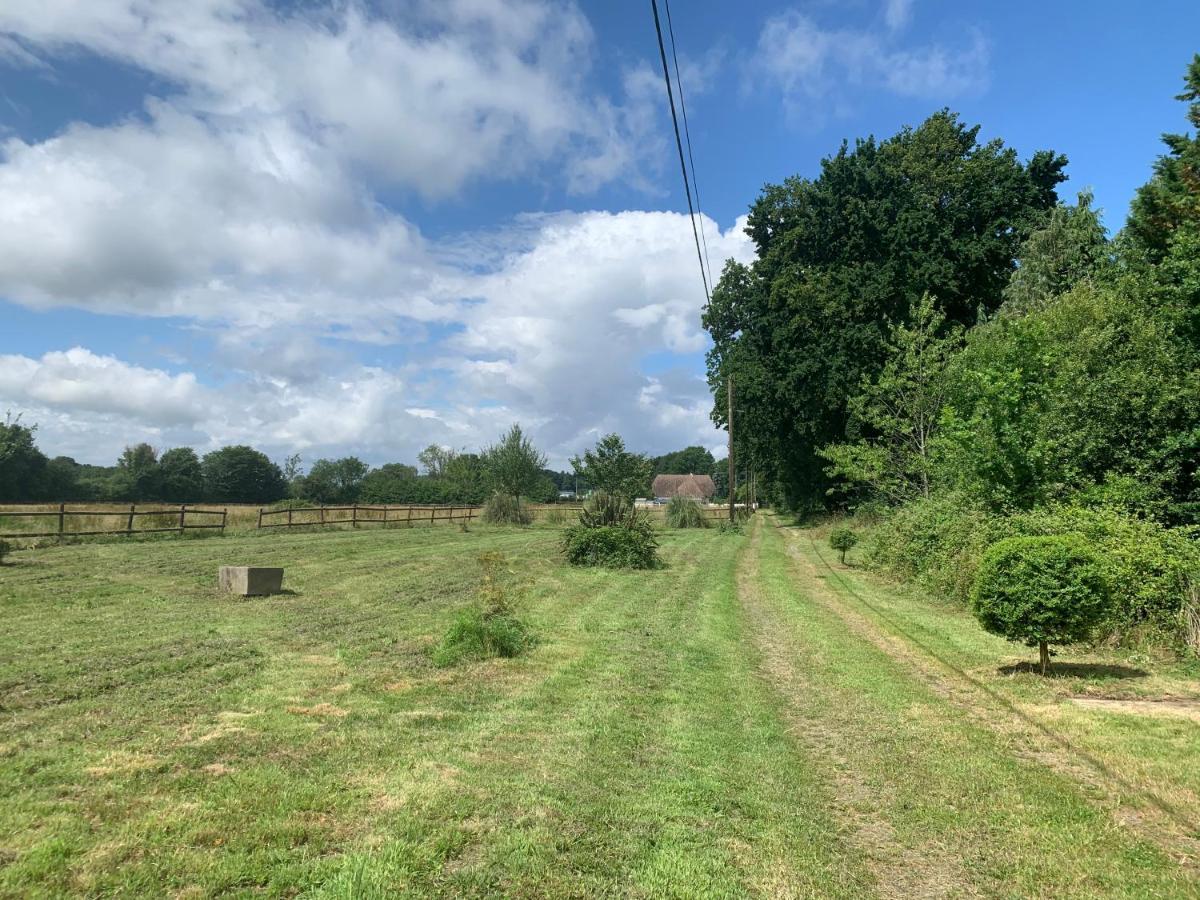 Gite Le Bonheur Est Dans Le Pre Saint-Pierre-Des-Ifs (Calvados) Exterior foto